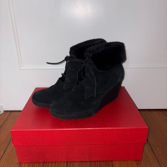 Donald J Pliner Black Suede Wedge Booties with Faux Fur Cuffs.  Size 8.5 - Picture 4 of 8